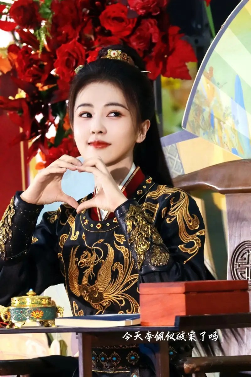 张兰、汪小菲真实关系被曝光，S妈深夜发文：他是骗子我是傻