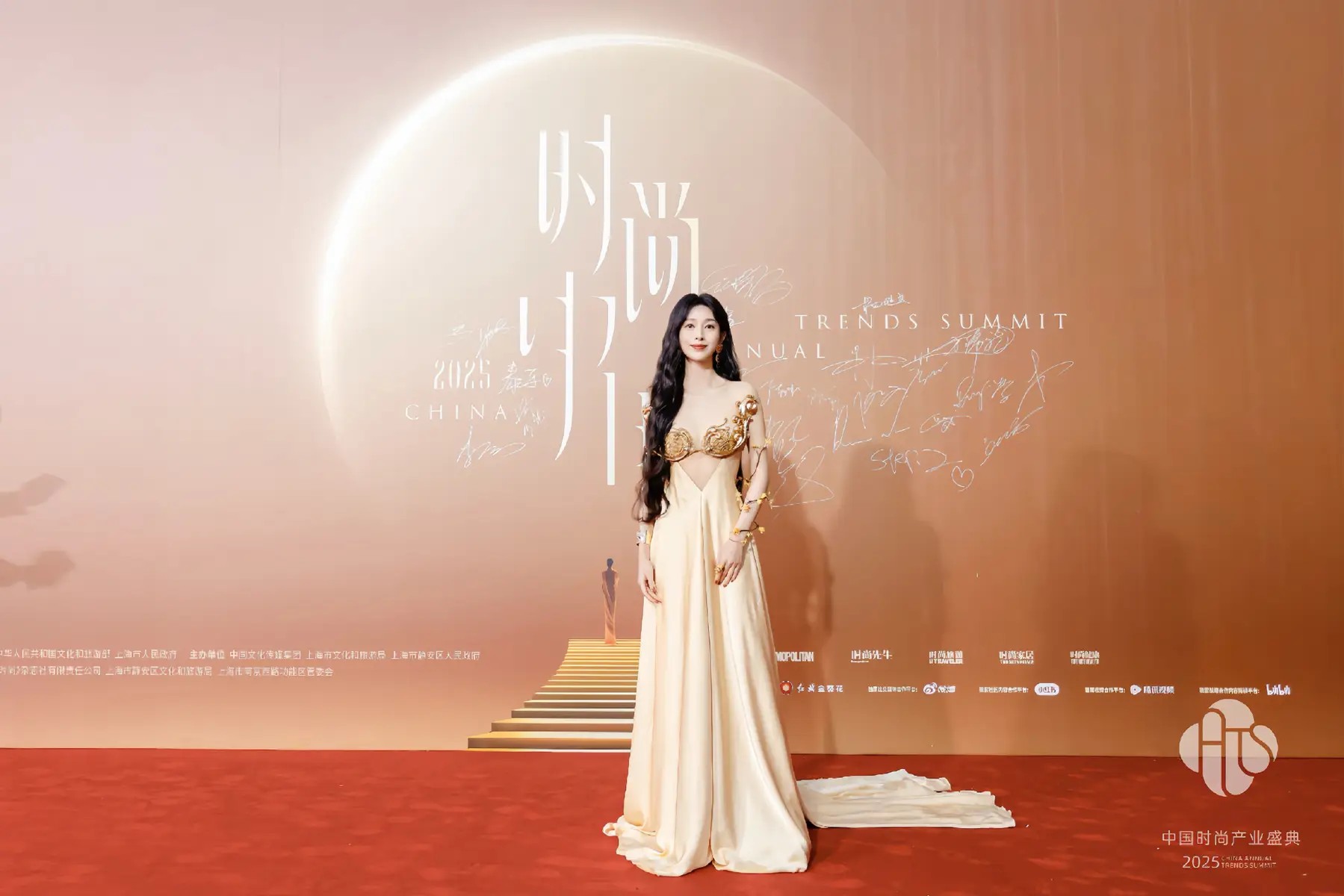韩国女网红以结婚为由,十年骗取1亿韩元