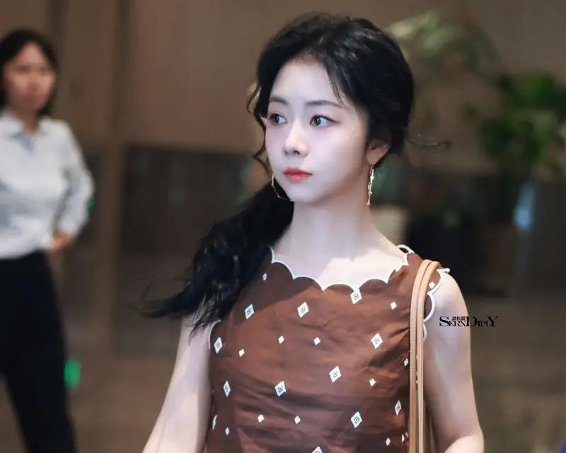 进展神速！曾展望叶蒨文现身周兴哲演唱会，大赞女方：好老婆！